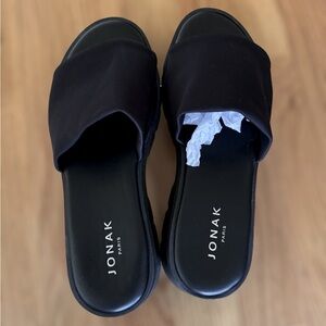 Brand new never worn Jonak Paris sz 39 Black slides